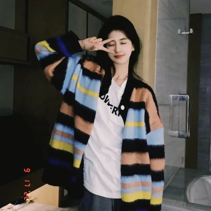 战王绝嗣，却意外撞见缩小版自己